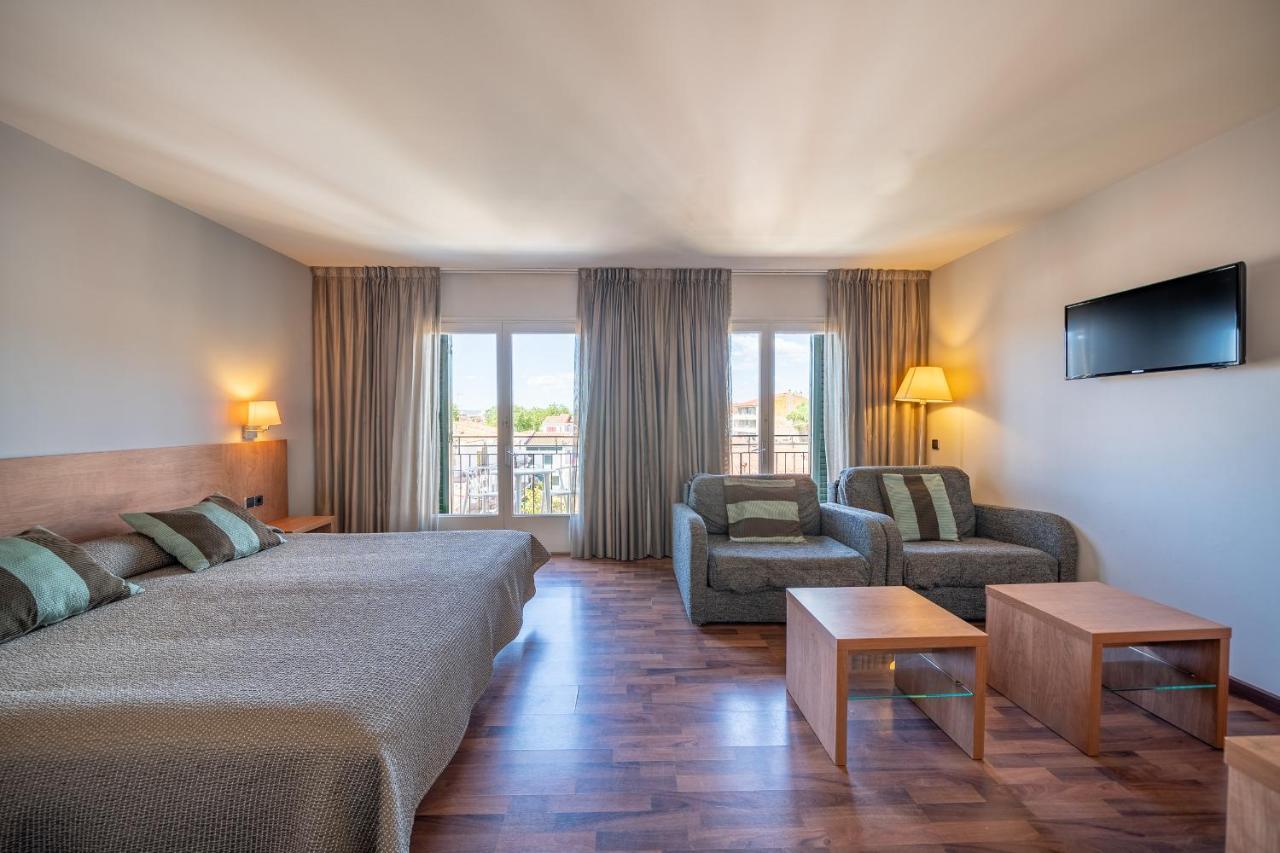 Hotel Medes II Лестартит Екстериор снимка