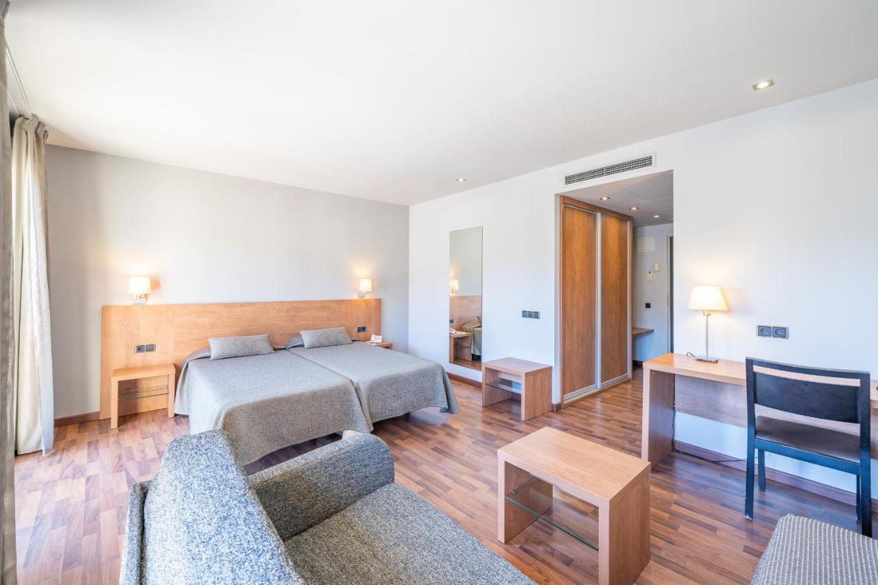 Hotel Medes II Лестартит Екстериор снимка