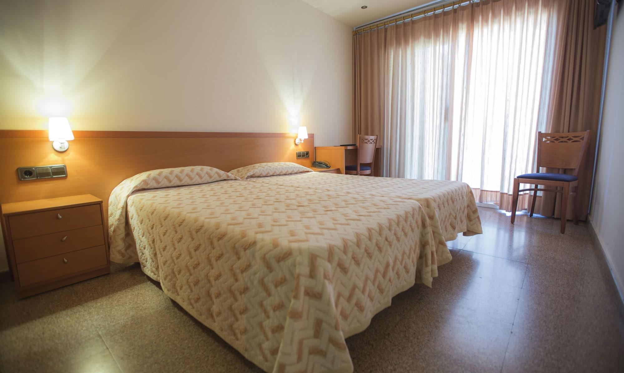 Hotel Medes II Лестартит Екстериор снимка