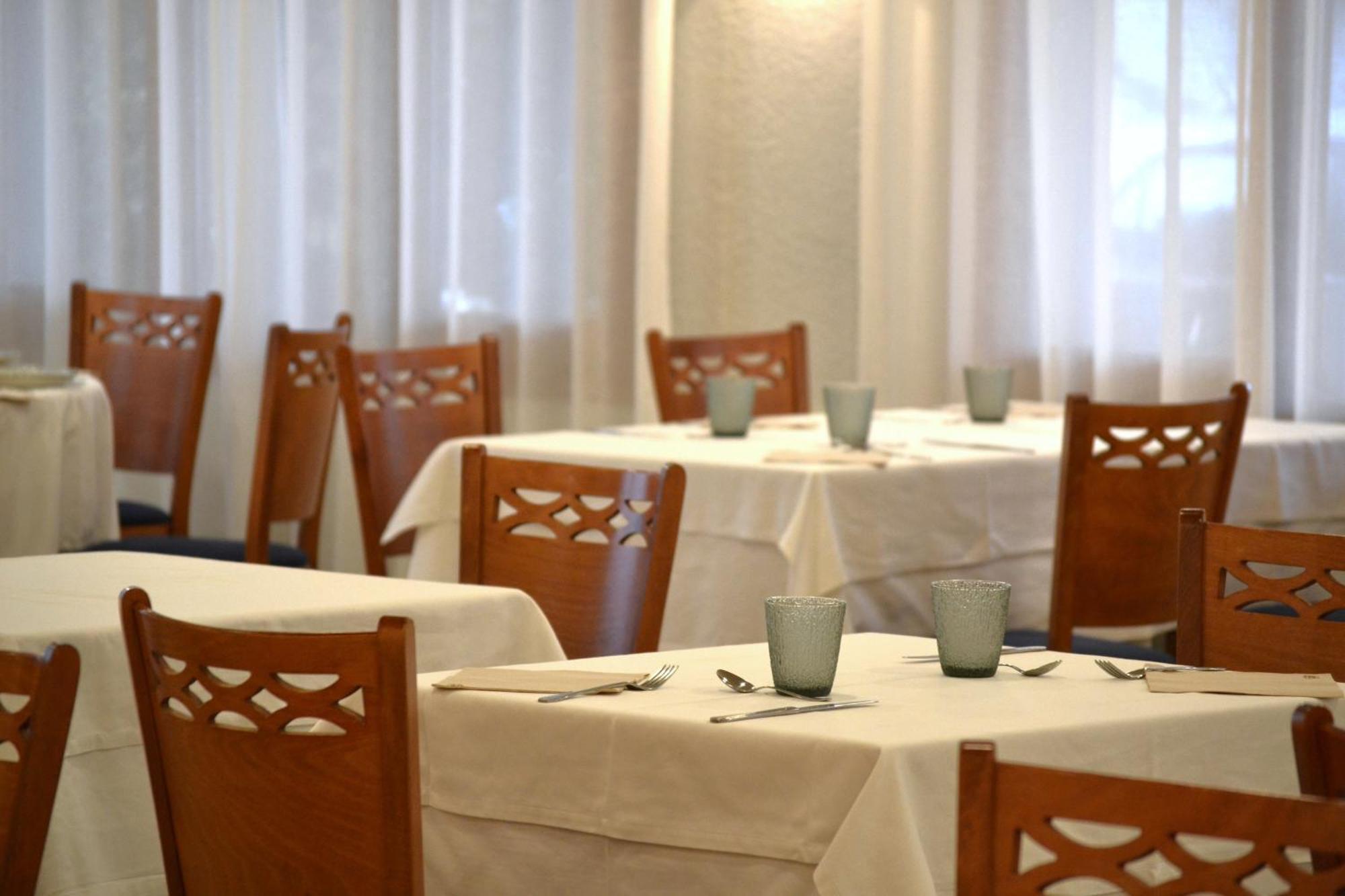Hotel Medes II Лестартит Екстериор снимка