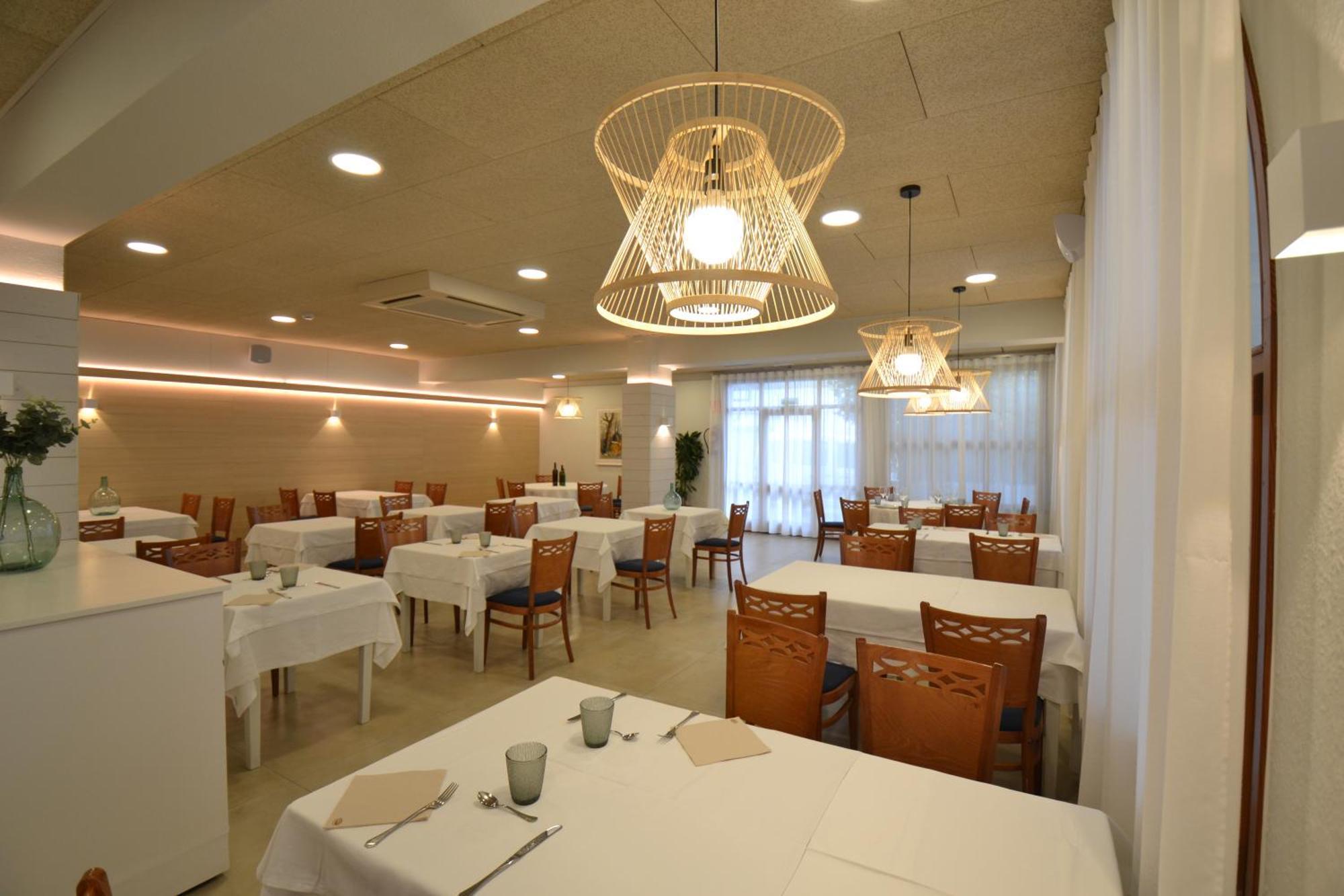 Hotel Medes II Лестартит Екстериор снимка
